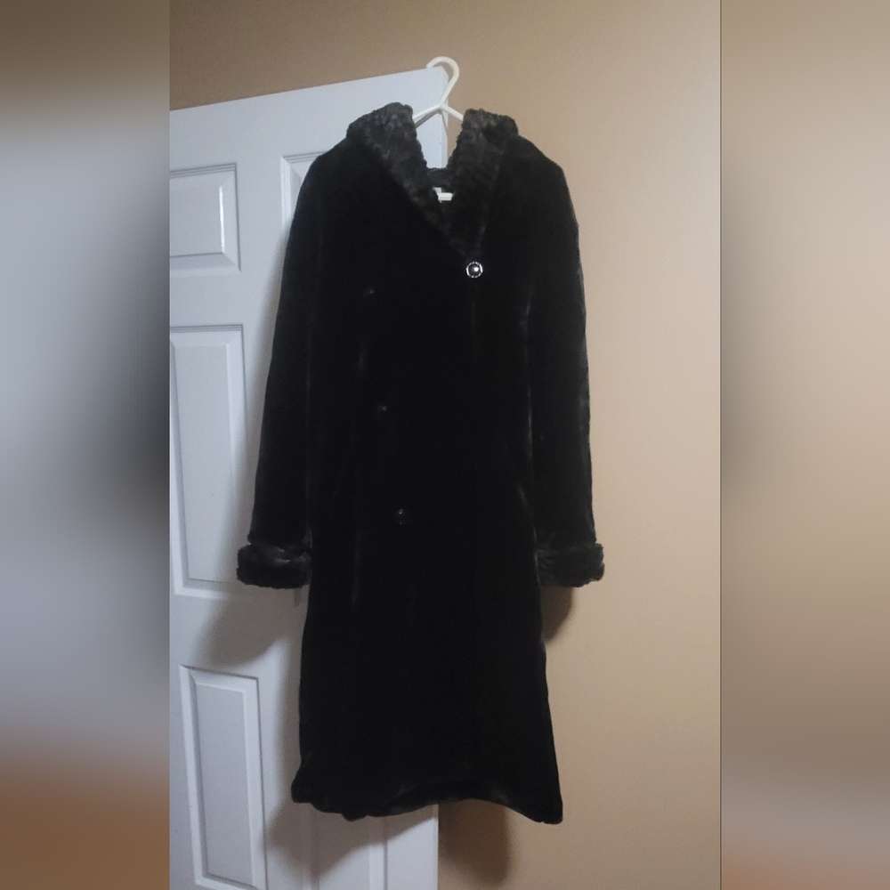 Novelti Fur-Trimmed Women's Coat